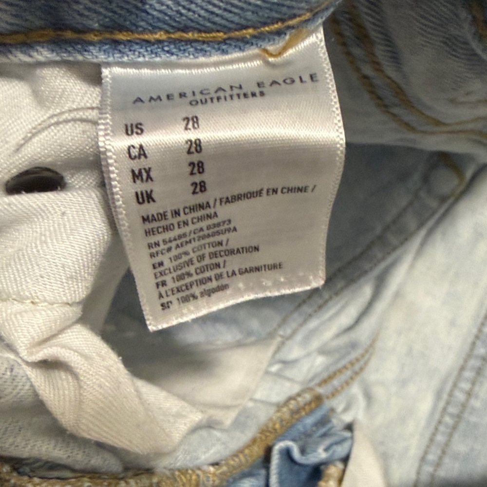 American Eagle Outfitters Men's Light Wash Jeans - Picture 4 of 5